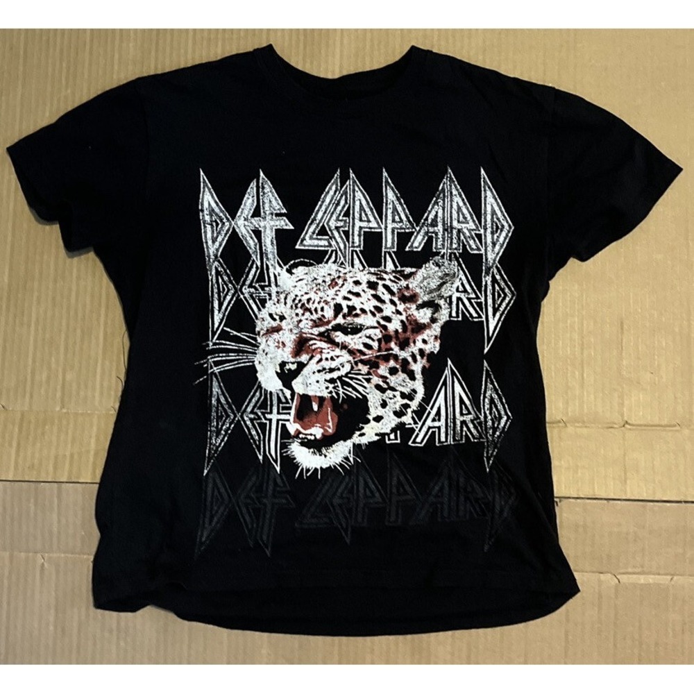 Def Leppard Womens Small Graphic Short Sleeve Tee T Shirt Worn in Style in Black